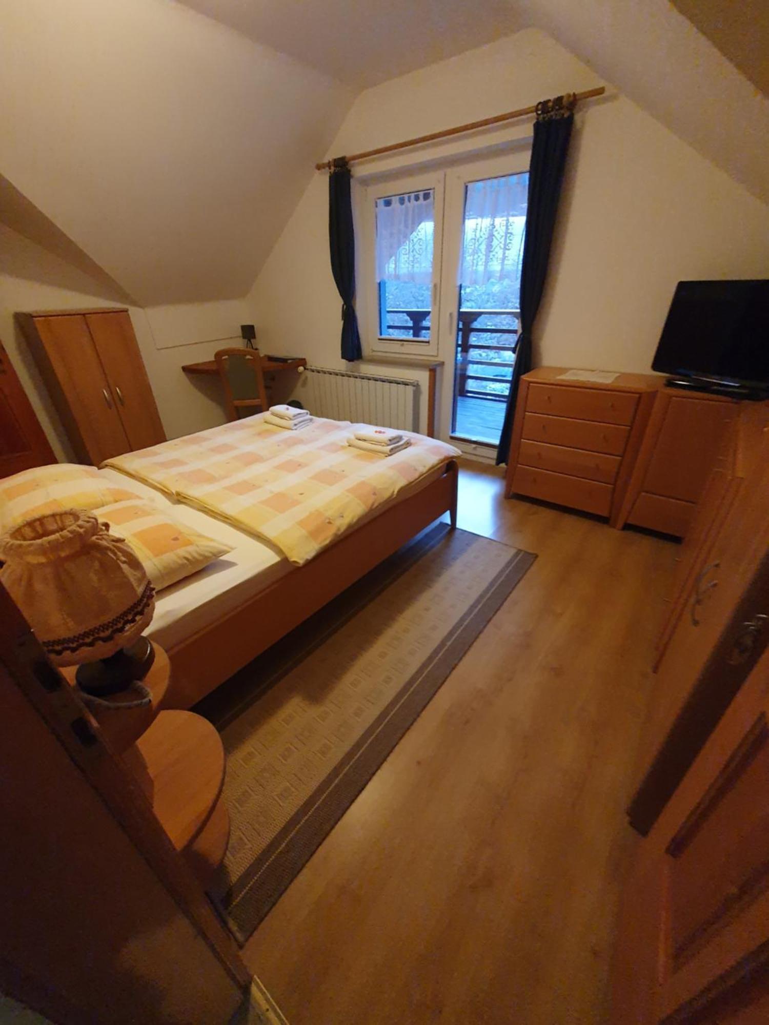 Miskar Rooms Cerknica Kamer foto