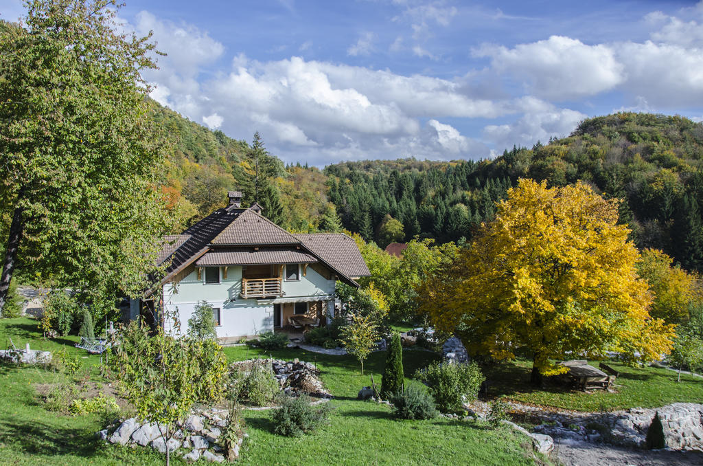 Miskar Rooms Cerknica Buitenkant foto