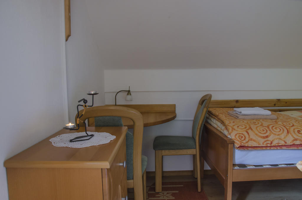 Miskar Rooms Cerknica Kamer foto