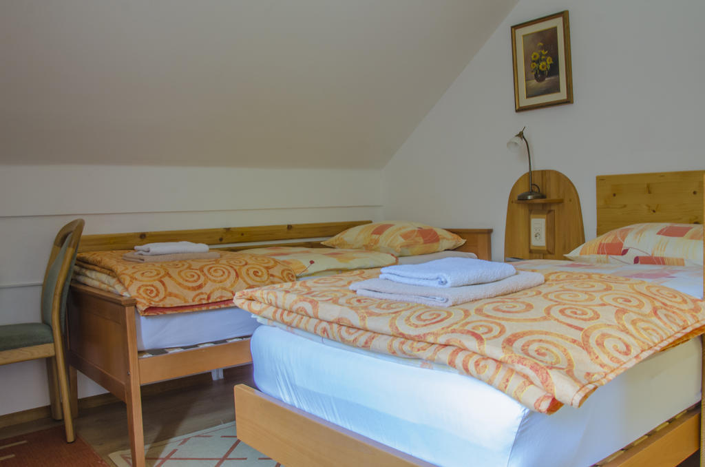 Miskar Rooms Cerknica Kamer foto
