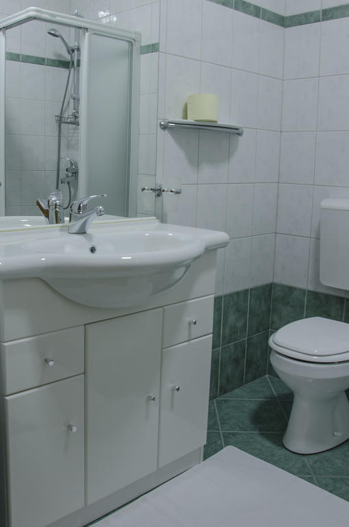 Miskar Rooms Cerknica Kamer foto
