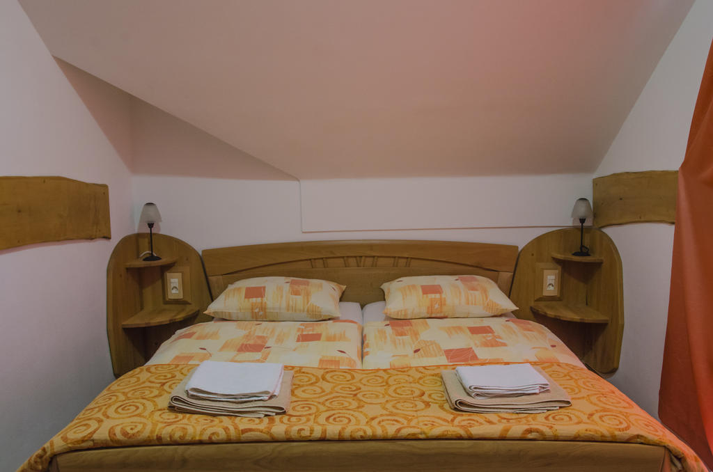 Miskar Rooms Cerknica Kamer foto