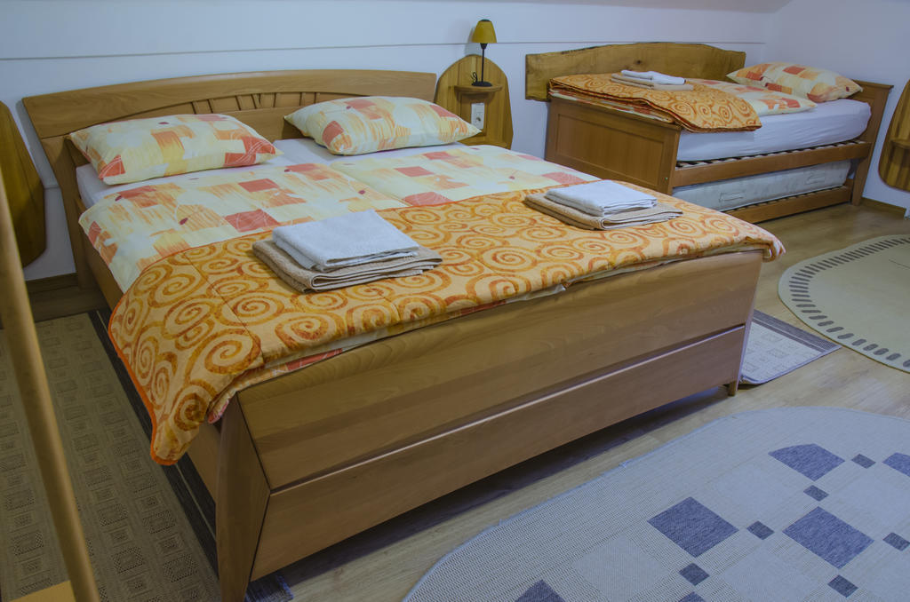 Miskar Rooms Cerknica Kamer foto